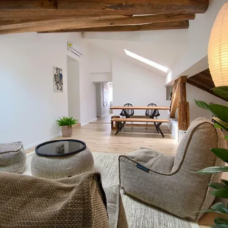 Central Quiet Flat With Sea View For 2/4 People