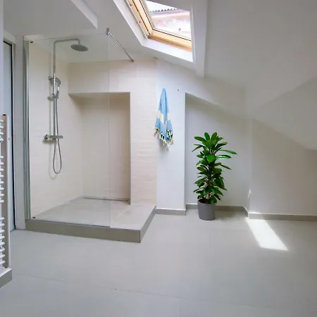 Central Quiet Flat With Sea View For 2/4 People Pula