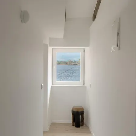Central Quiet Flat With Sea View For 2/4 People アパート *